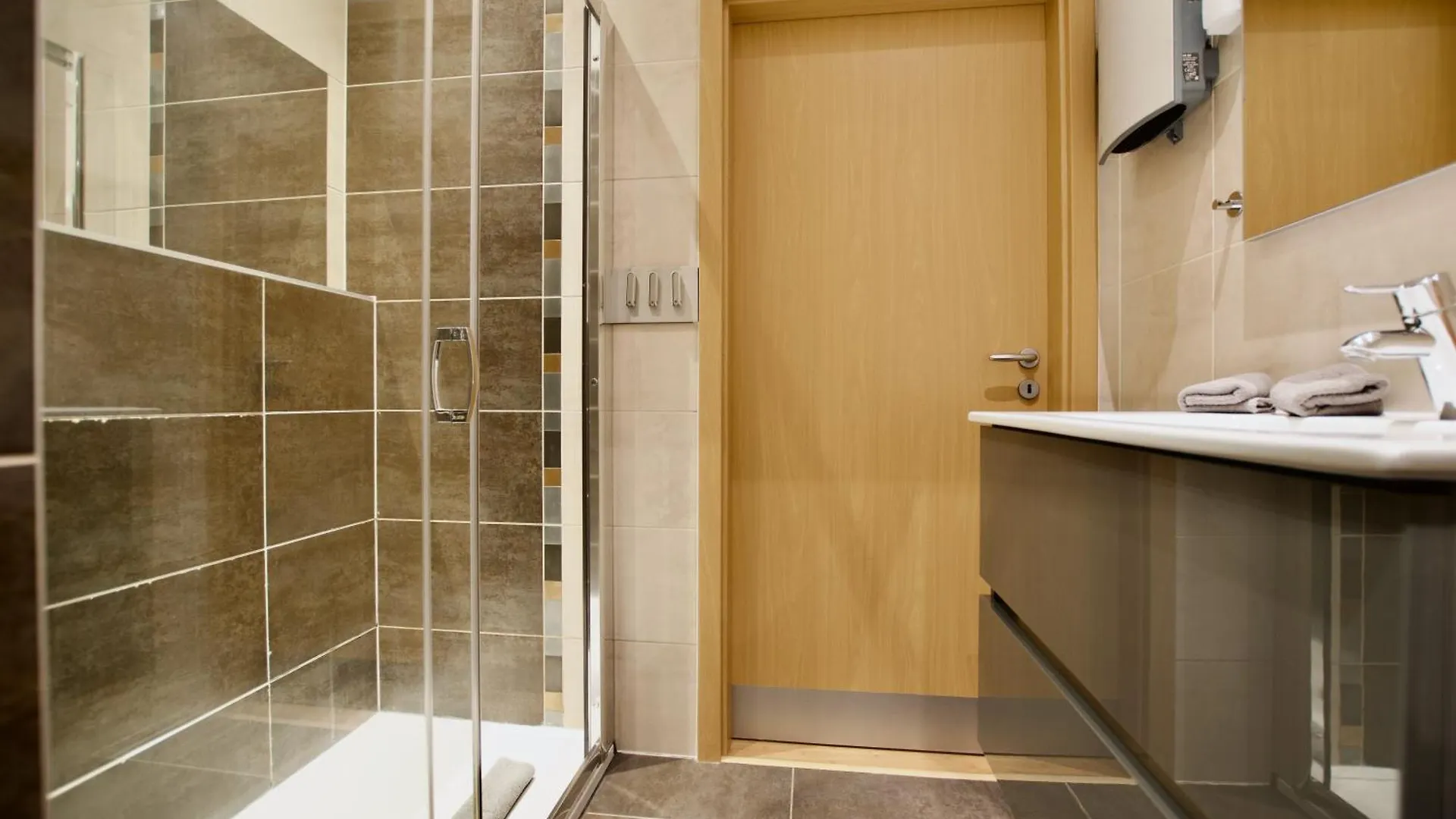 Premium Apartment By Hi5 - Vitkovics Suite Budapest Ungarn